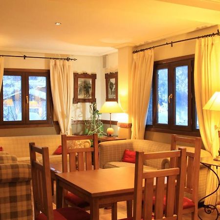 Aparthotel Sarrato Sallent de Gállego Dış mekan fotoğraf